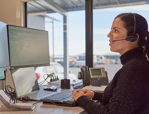 Veolia customer service representative using SAP