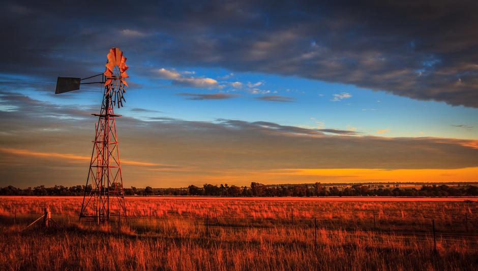 east-rockingham-resource-recovery-facility-wa-windmill